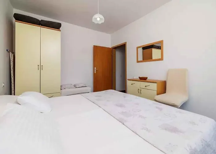 Apartman Apartment In Novi Vinodolski 15308