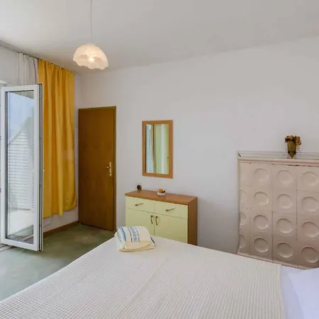 Апартаменты Apartment In Novi Vinodolski 15308 Нови-Винодолски