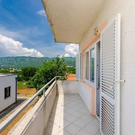 Апартаменты Apartment In Novi Vinodolski 15308