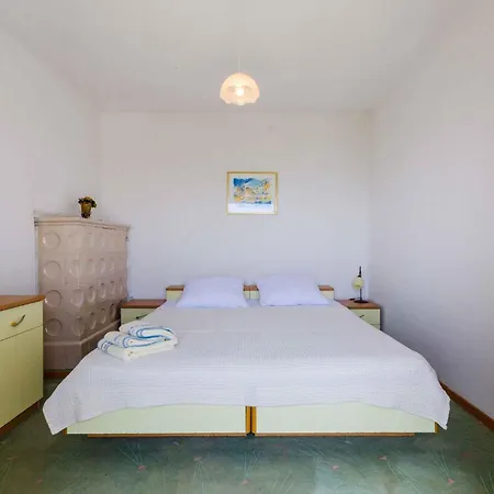 Апартаменты Apartment In Novi Vinodolski 15308 Нови-Винодолски