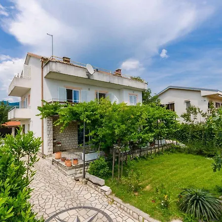 Apartment In Novi Vinodolski 15308 Апартаменты