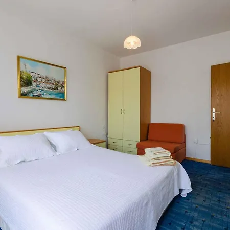 Апартаменты Apartment In Novi Vinodolski 15308