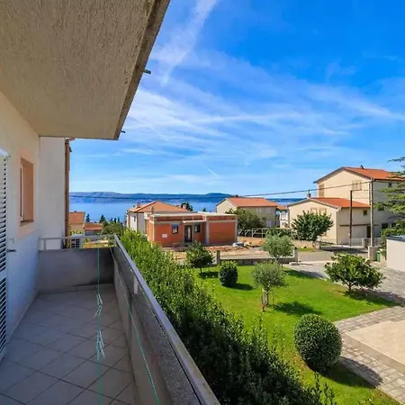 Апартаменты Apartment In Novi Vinodolski 15308 Нови-Винодолски