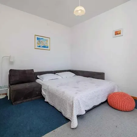 Апартаменты Apartment In Novi Vinodolski 15308 Нови-Винодолски