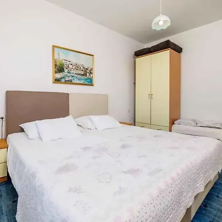 Apartment In Novi Vinodolski 15308 Апартаменты Нови-Винодолски