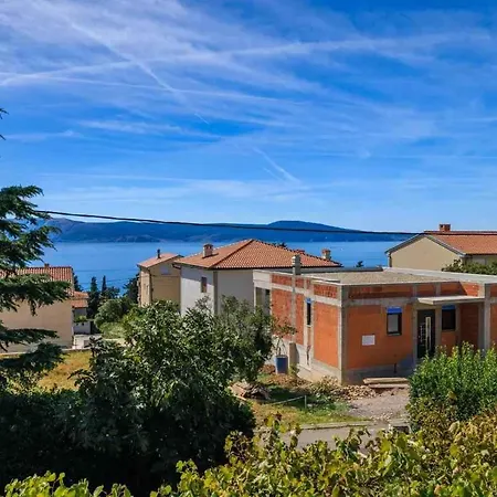 Apartment In Novi Vinodolski 15308 *