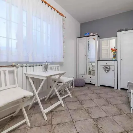 Apartment In Novi Vinodolski 15308 Апартаменты *