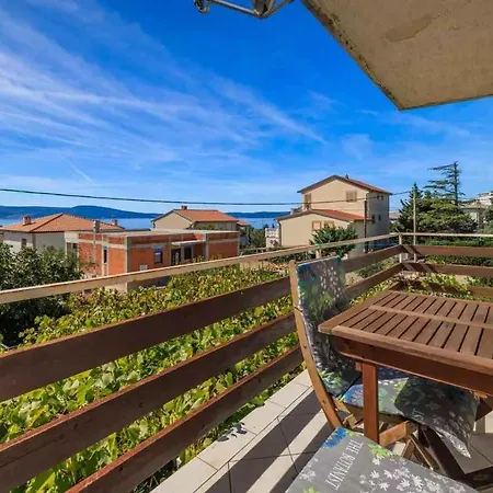 Апартаменты Apartment In Novi Vinodolski 15308